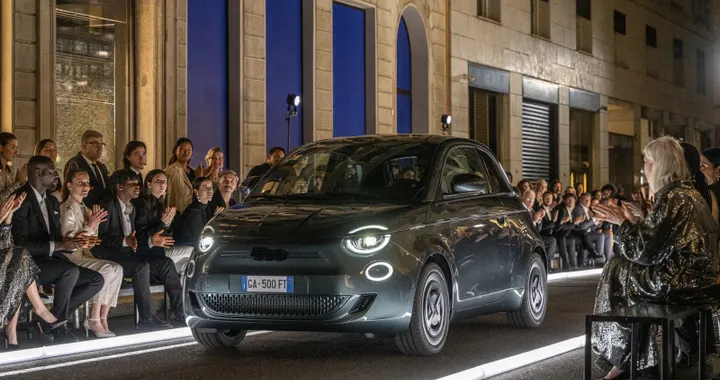 FIAT 500e, partono gli ordini della Giorgio Armani Collector’s Edition. Prezzi