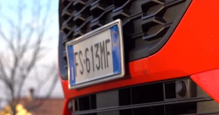 Toninelli annuncia: &quot;presto la portabilità per le targhe auto&quot;