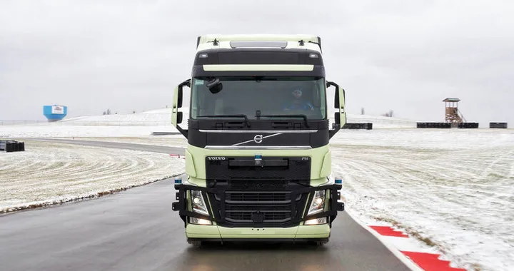 Aurora aiuterà Volvo a sviluppare camion a guida autonoma
