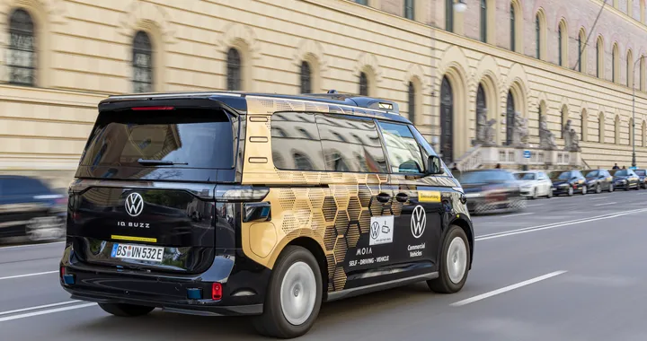 Volkswagen ID. Buzz a guida autonoma: a Monaco i primi test con passeggeri