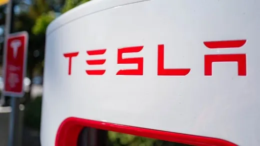 Tesla Supercharger a pagamento: info e tariffe