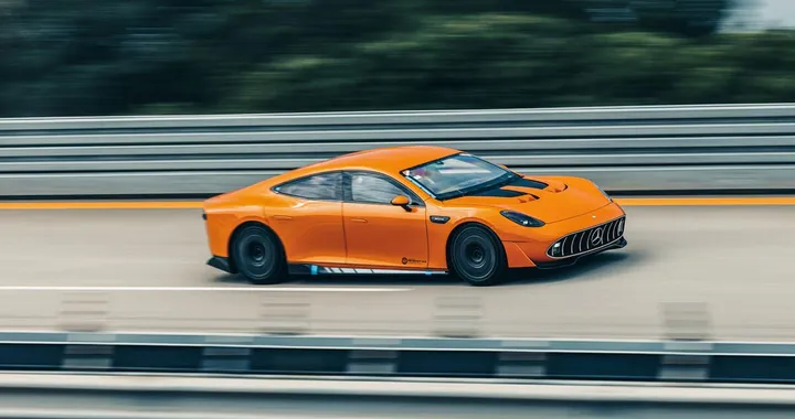 Mercedes-AMG GT XX sigla un altro record: 5.479 km percorsi in 24 ore
