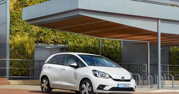 Honda Jazz e:HEV: la piccola ibrida arriva in Italia | Prezzi e allestimenti
