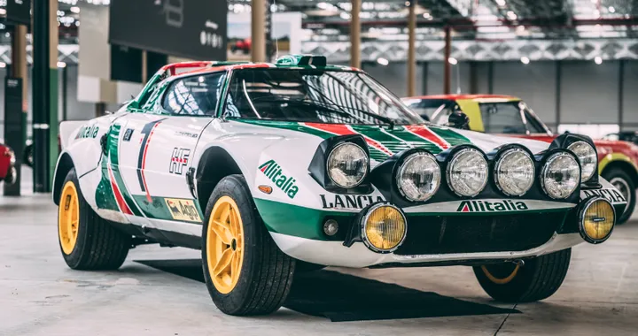 Da Lancia Stratos alla Delta HF: le leggende del rally in mostra a Bruxelles