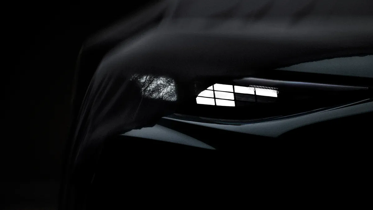 Nuova Audi Q3 2025, ci siamo: il SUV debutterà il 16 giugno. Prime immagini ufficiali