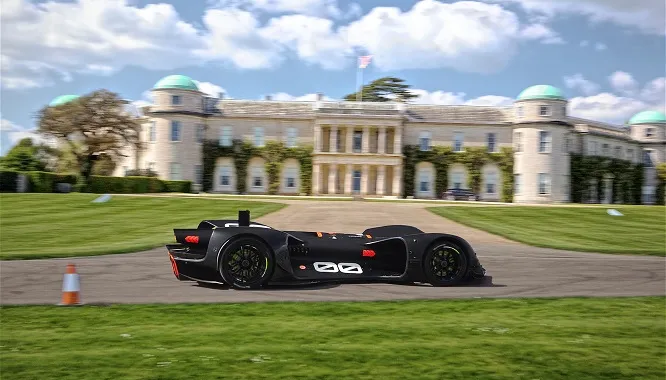 Roborace, la guida autonoma in scena al Festival di Goodwood