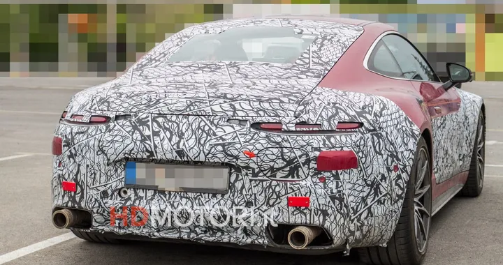 La nuova Mercedes-AMG GT Coupé sta arrivando. Foto spia
