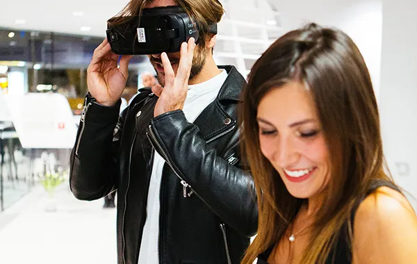FCA Motor Village: store digitale con VR e consegna a domicilio