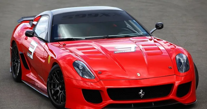 Ferrari raccoglie 1.8 milioni per i terremotati dell'Emilia con un'asta