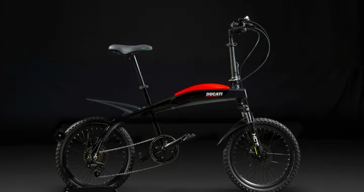 Ducati lancia 3 eBike pieghevoli per la città