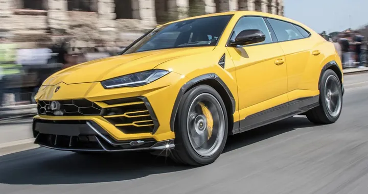 Lamborghini Urus, un teaser anticipa il restyling del SUV