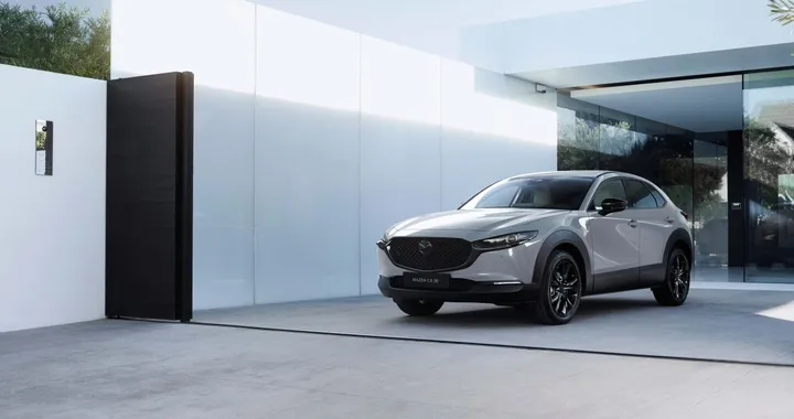Mazda CX-30 2027, nuovi allestimenti e più tecnologia: prezzi da 24.950 euro