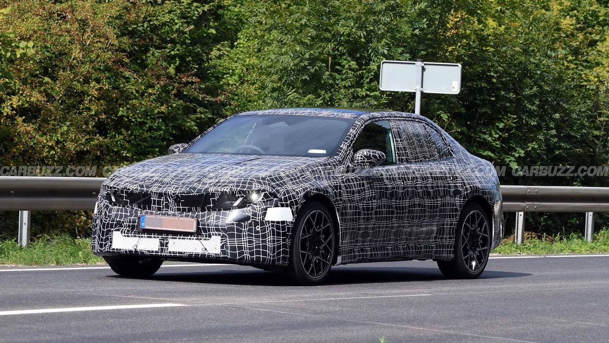 Nuova BMW Serie 3 2026: endotermica, elettrica e stile Neue Klasse. Continuano i test su strada