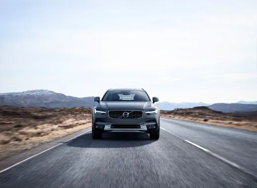 Volvo V90 Cross Country svelata in anteprima