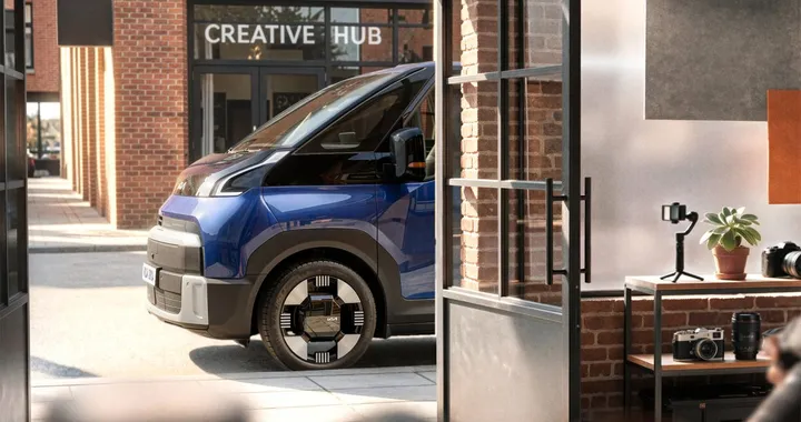 Kia PV7, il nuovo maxi van elettrico si mostra per la prima volta: il teaser