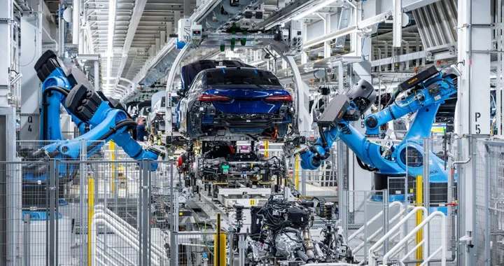 BMW taglia 8.000 posti di lavoro, la crisi dell'auto tedesca non perdona BMW taglia 8.000 posti di lavoro, la crisi dell'auto tedesca non perdona