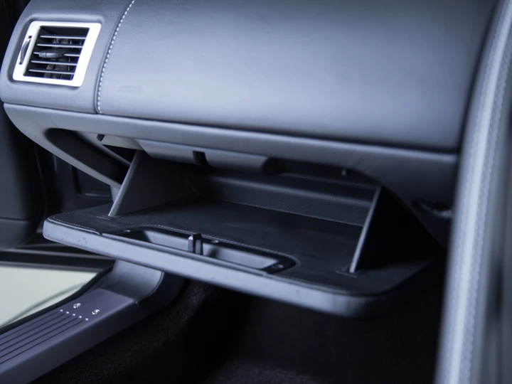 Cosa non deve mai mancare all’interno dell’auto: gli accessori in offerta a meno di 10€