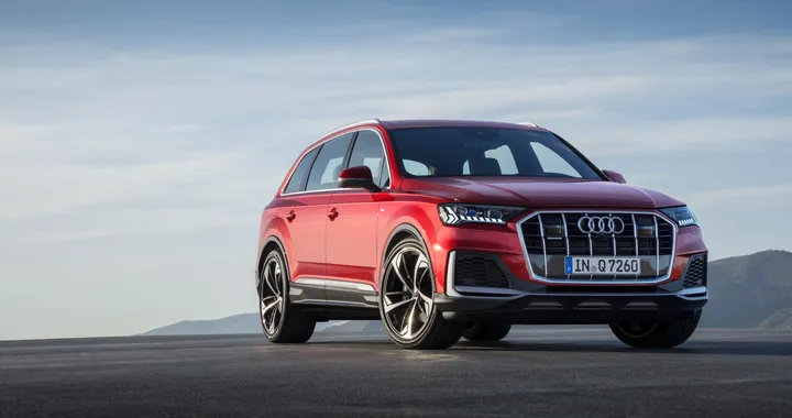 Audi Q7 restyling: la tecnologia del SUV ibrido con guida semiautonoma