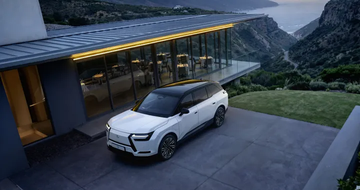 Lexus TZ, il nuovo SUV elettrico con tre file di sedili