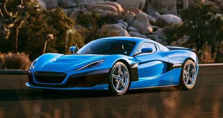 Rimac C_Two California Edition, l'hypercar elettrica che trasporta Champagne