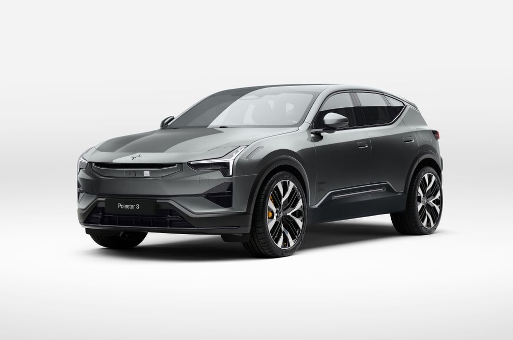 Polestar 3 si aggiorna: architettura a 800 V, nuovi motori e nuove batterie. Ecco come cambia