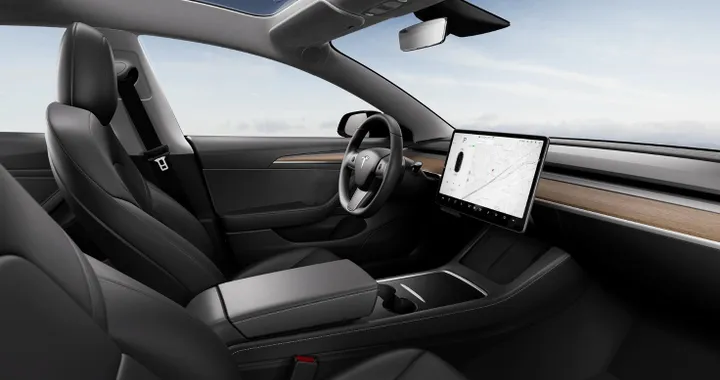 Tesla valuta l'adozione di AirPlay per migliorare l’impianto audio