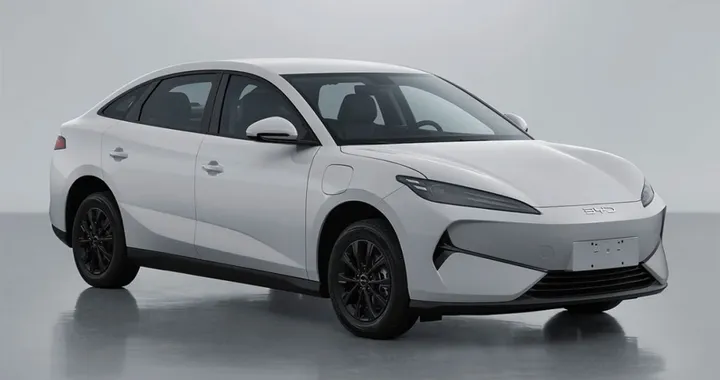 BYD e7, ancora una nuova auto: ufficiale la nuova berlina elettrica. Specifiche
