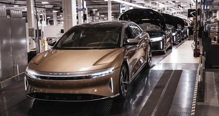 Lucid Air, parte la produzione dell'elettrica. Prime consegne ad ottobre