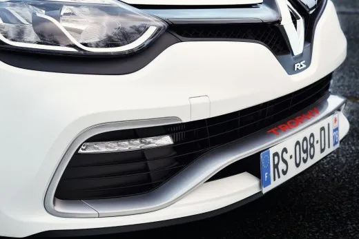 Renault Clio Rs 220 Trophy da record al Nurburgring