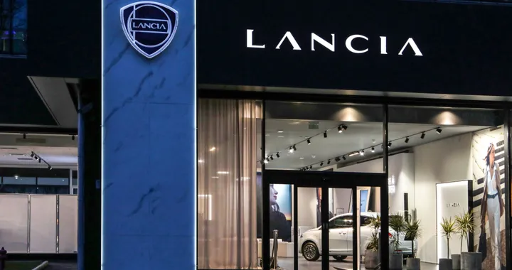 Lancia, il suo futuro parte dalle concessionarie: nuova Corporate Identity