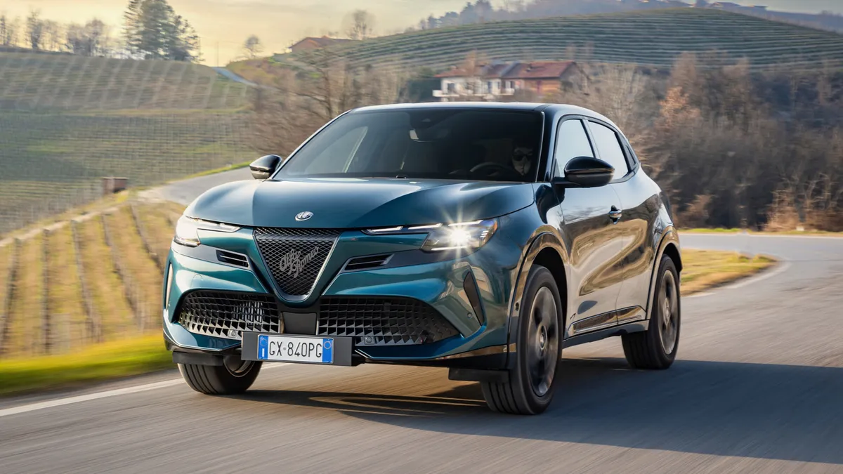 Alfa Romeo, la Junior traina le vendite del mese di maggio (e non solo)