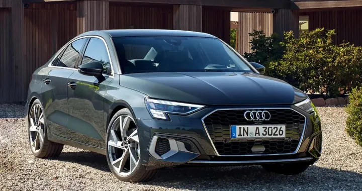 Audi A3, le foto spia del restyling
