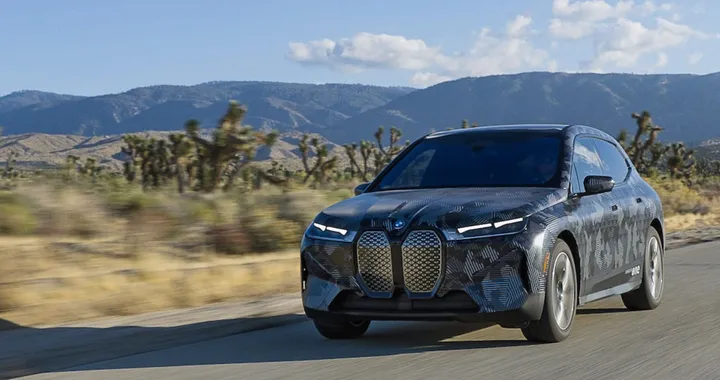 BMW iX percorre quasi 1000 km usando la batteria Gemini di ONE