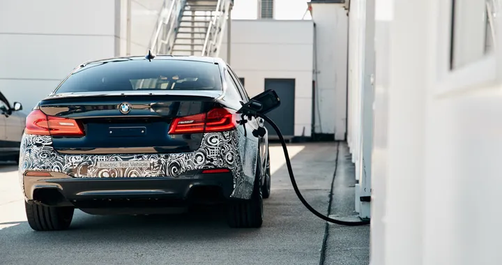 BMW Power BEV, la Serie 5 elettrica da 720 CV: nel mirino Tesla Model S