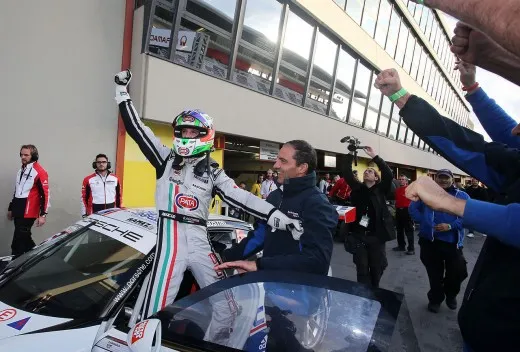 PORSCHE Carrera Cup Italia: Agostini è il campione 2015