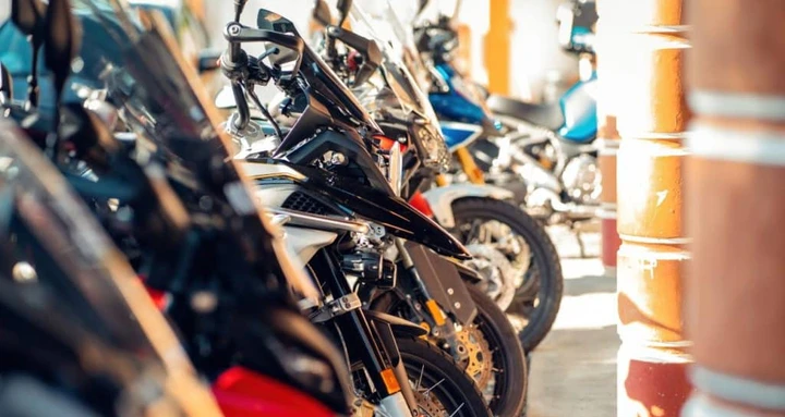 Mercato due ruote Italia: scooter al top nel primo semestre, frenano le moto