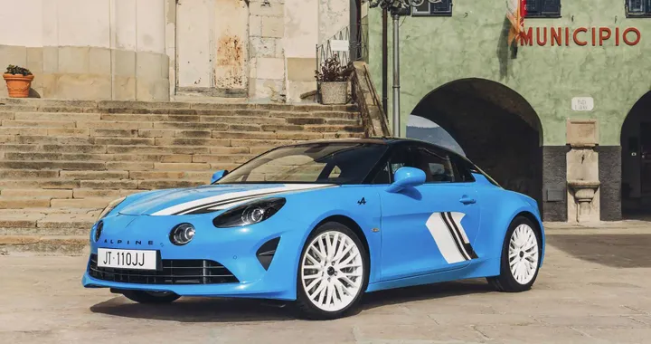 Alpine A110 potrebbe avere un futuro ancora a benzina ma in chiave ibrida Alpine A110 potrebbe avere un futuro ancora a benzina ma in chiave ibrida