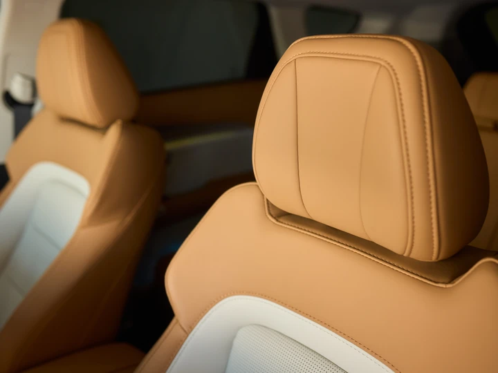 Sedili in pelle sporchi? Ecco la soluzione in offerta per pulirli senza rovinarli