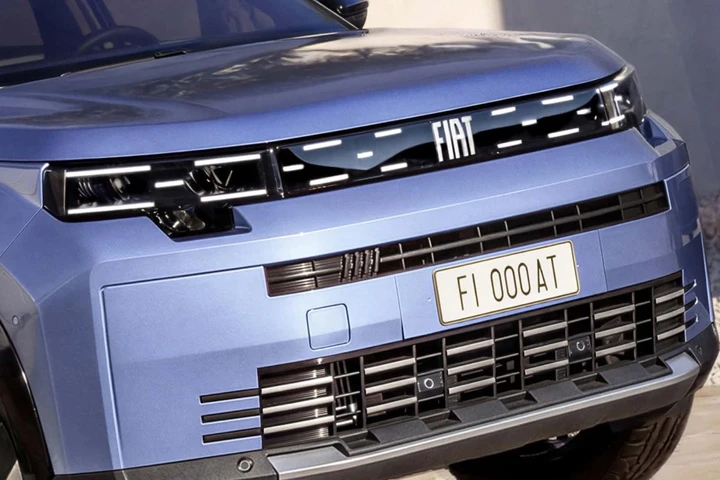 FIAT prepara un nuovo SUV a 7 posti su base Grizzly: le foto spia