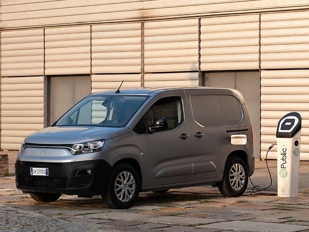 Fiat Doblò, per i 25 anni una versione celebrativa dal look dedicato e dettagli esclusivi