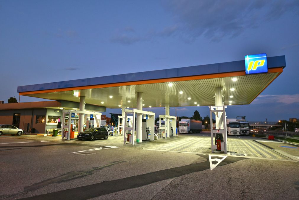 La rete di stazioni IP cambia proprietà e passa agli azeri di Socar