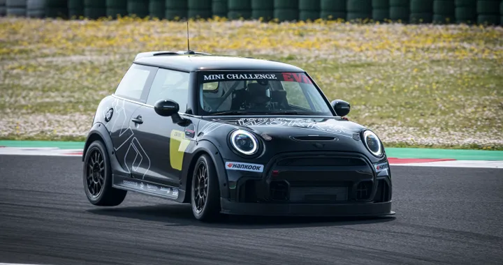 MINI Challenge scalda i motori per la nuova stagione 2022