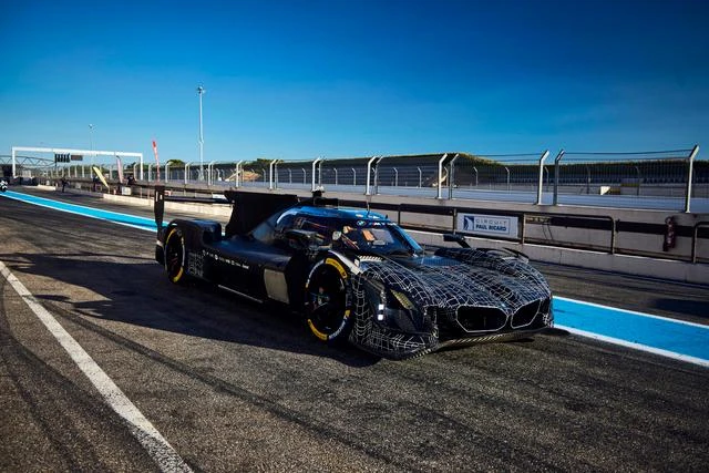 BMW M Team WRT debutta a Daytona con la nuova BMW M Hybrid V8