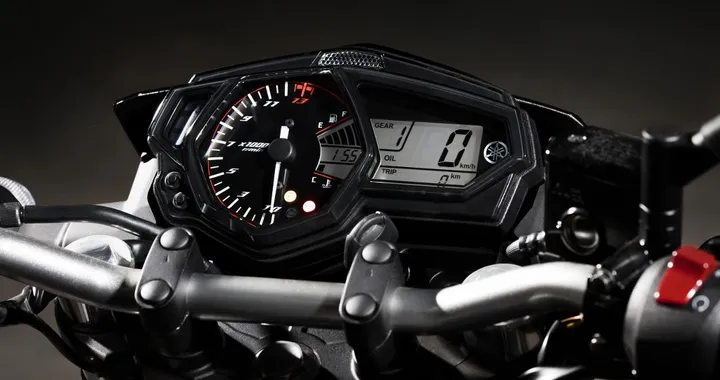 Yamaha MT-03: foto e scheda tecnica