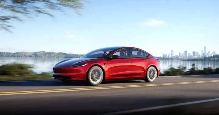 Tesla Model 3, ecco come cambia la berlina elettrica con il restyling