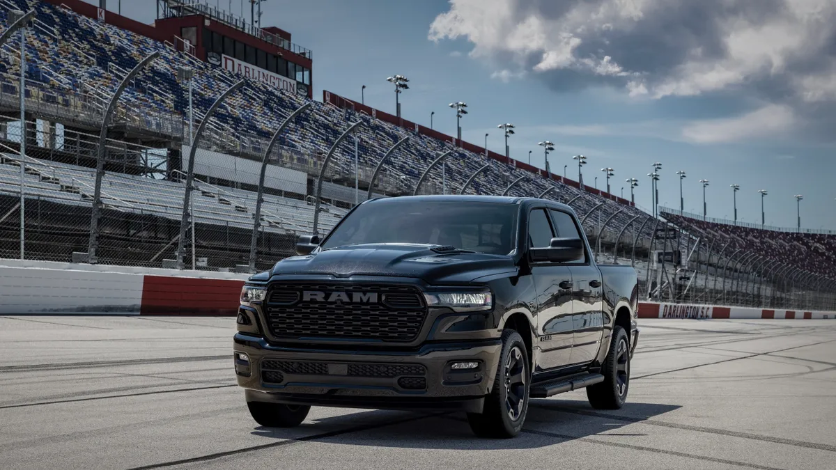Ora è ufficiale: il V8 HEMI torna con il Ram 1500 MY2026