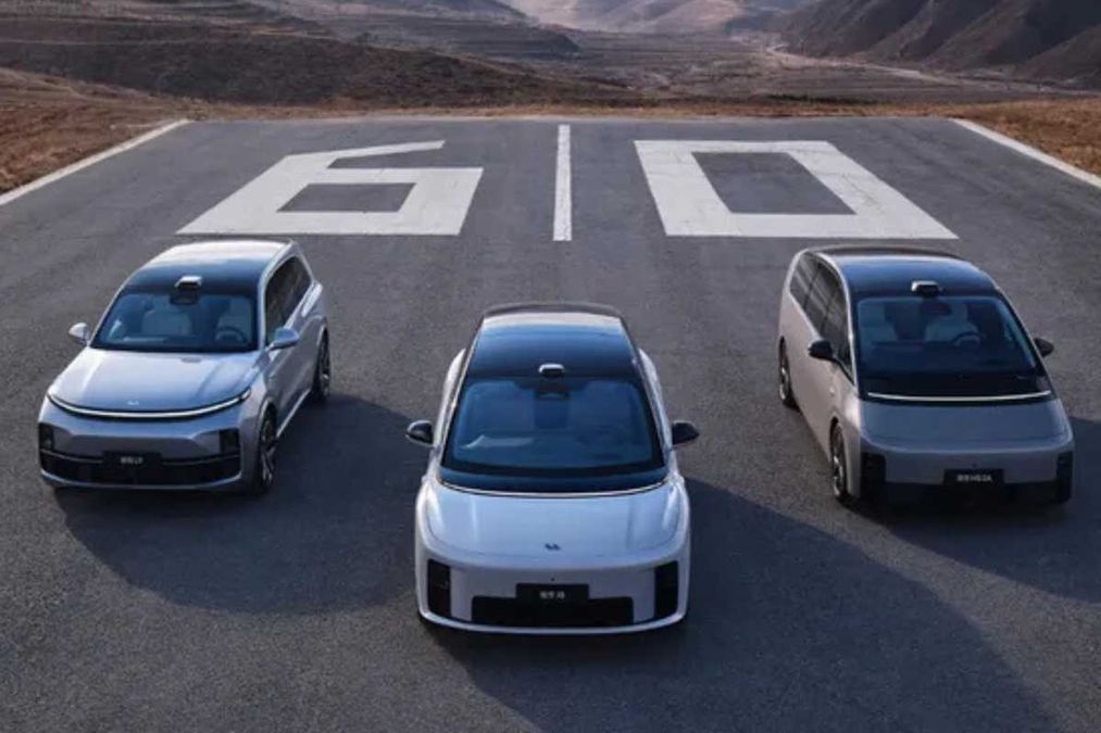 SUV elettrico Li Auto i6 in mostra a Parigi, con batteria da 87,3 kWh e autonomia fino a 720 km