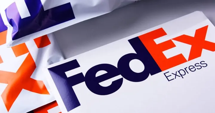 FedEx realizza un'ampia rete di ricarica rapida per i suoi veicoli in California