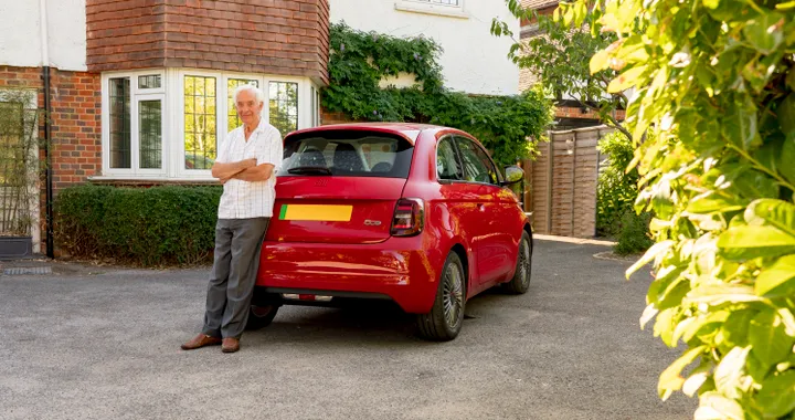 Fiat celebra il suo cliente più fedele: 55 auto in 60 anni