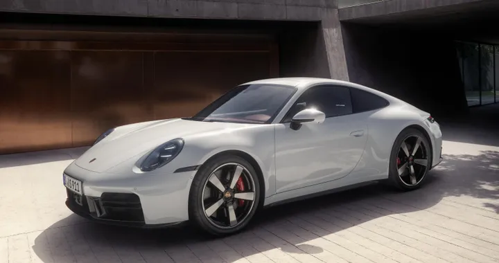 Porsche 911, torna la Carrera S con 480 CV. Niente cambio manuale